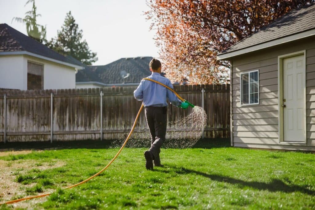 colonial lawn and garden weed and pest control treatment experts