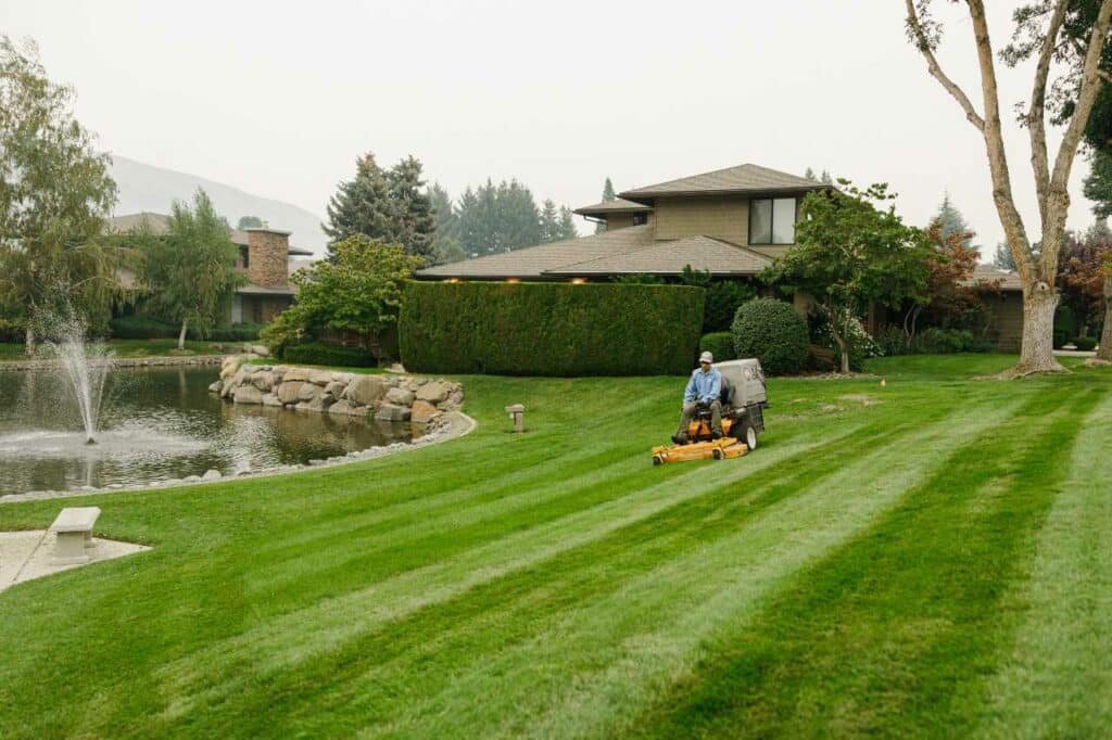 Colonial Lawn and Garden lawn care program solution to lawn problems