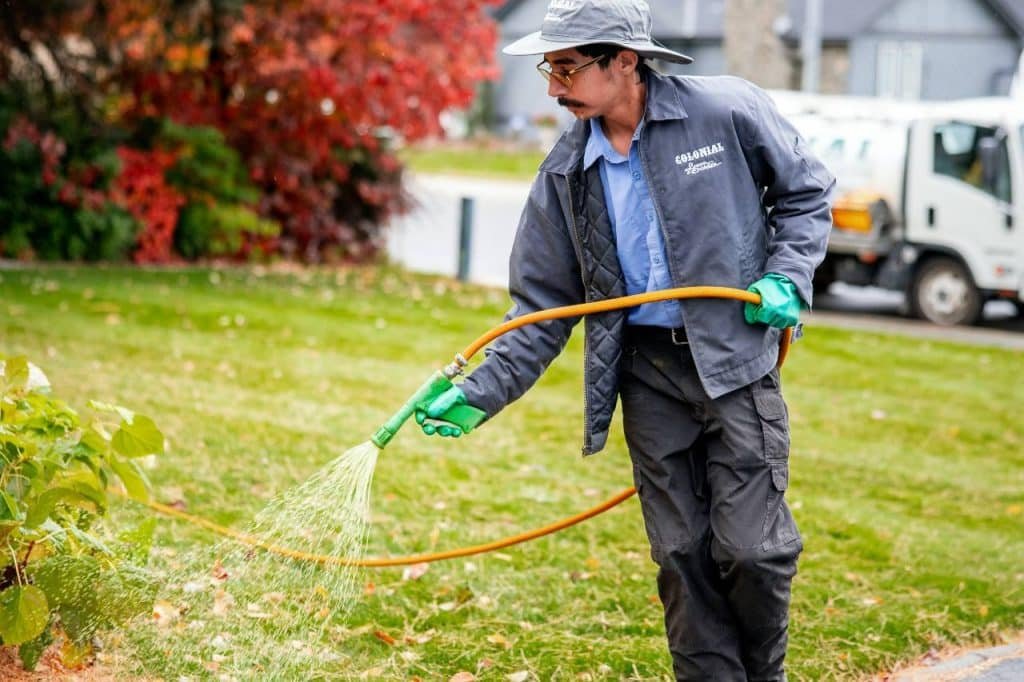 lawn care maintenance by Colonial Lawn and Garden