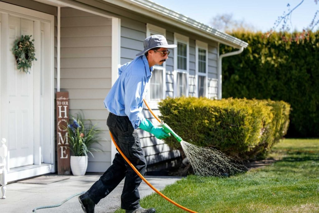 lawn care services from Colonial Lawn & Garden
